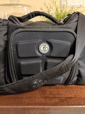 6 Pack Fitness G-Form Black Padded Bag with Molded Front and Shoulder Strap